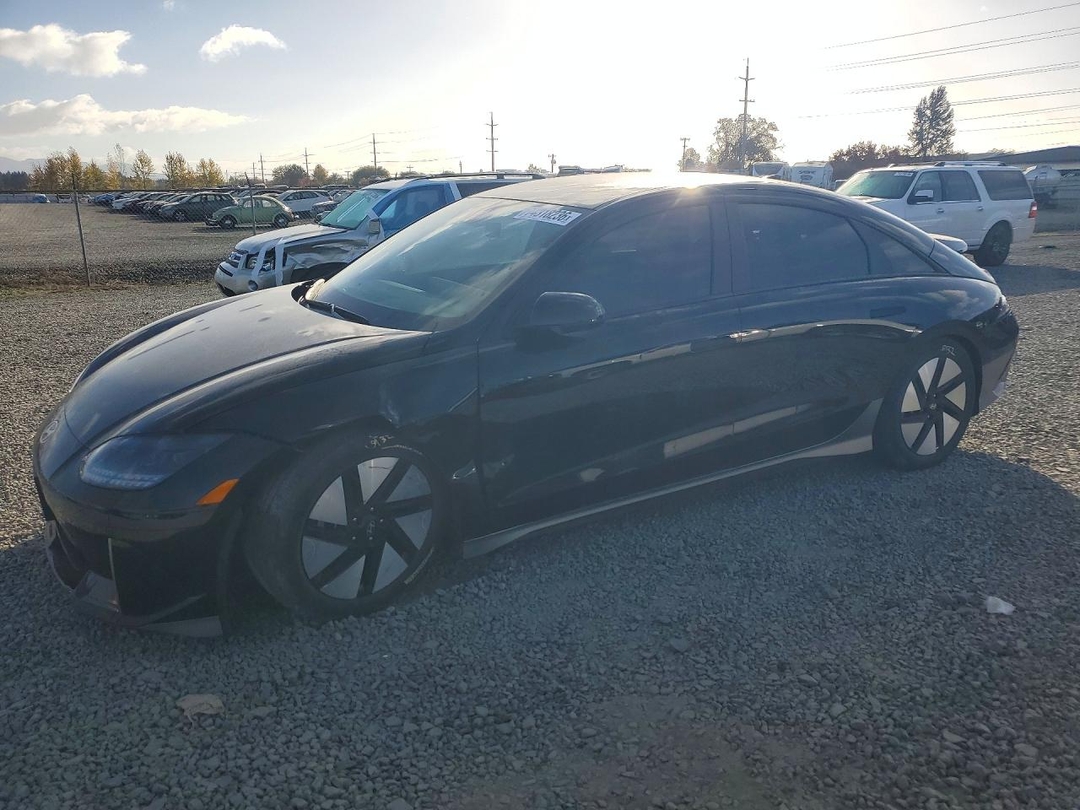Vue de 2023 HYUNDAI IONIQ 6 SE, angle 1