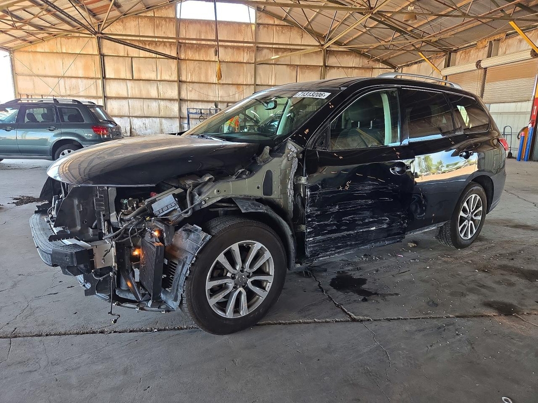 Вид 2015 NISSAN PATHFINDER SV, угол 1