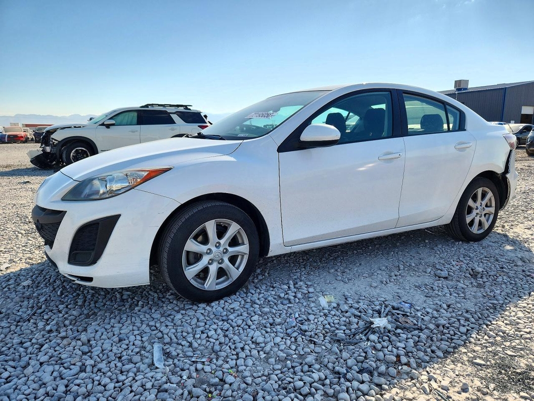 Вид 2011 MAZDA 3 I, угол 1