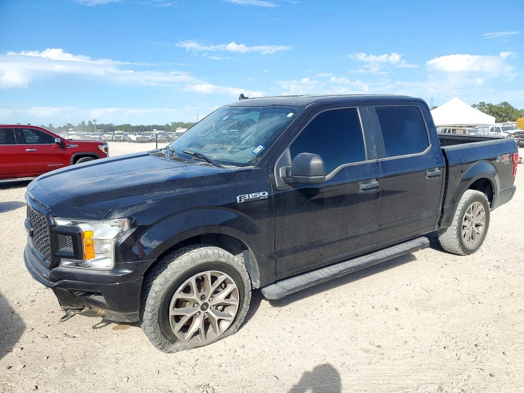 Vue de 2020 FORD F150 SUPERCREW, angle 1
