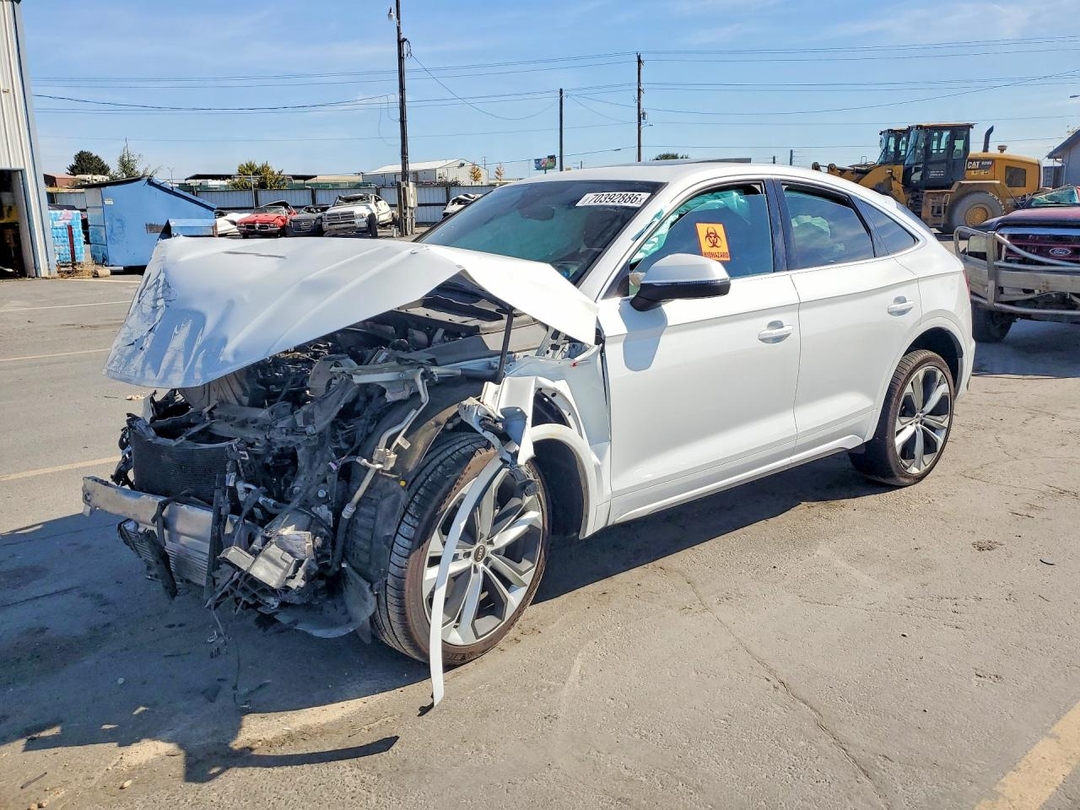 Vue de 2021 AUDI Q5 SPORTBACK PREMIUM PLUS, angle 1