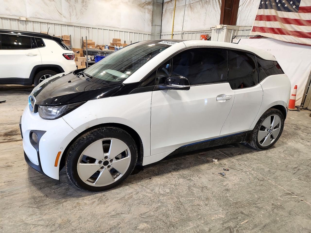 Вид 2016 BMW I3 BEV, угол 1