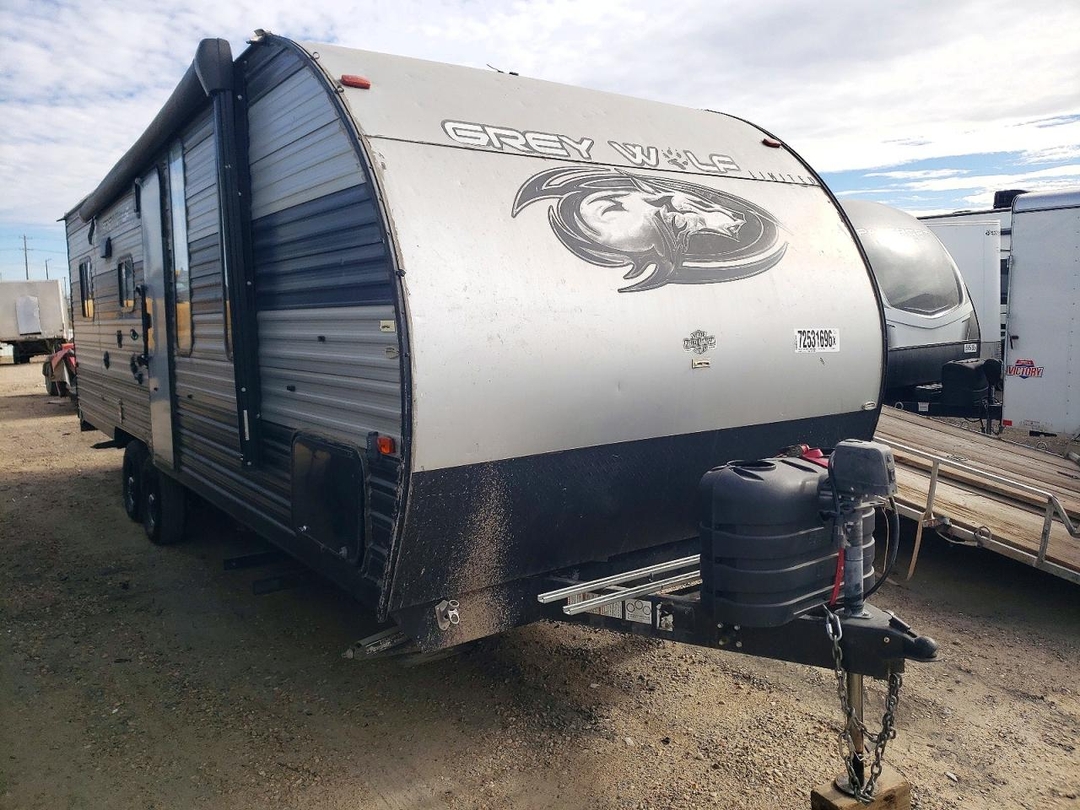منظر 2020 FOREST RIVER GREY WOLF CAMPER، زاوية 1