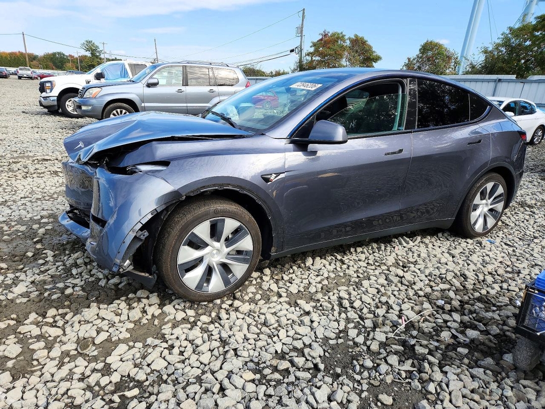 Vue de 2023 TESLA MODEL Y, angle 1
