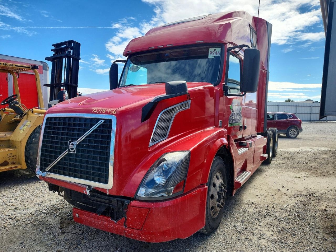 Вид 2017 VOLVO VNL SEMI TRUCK, угол 1