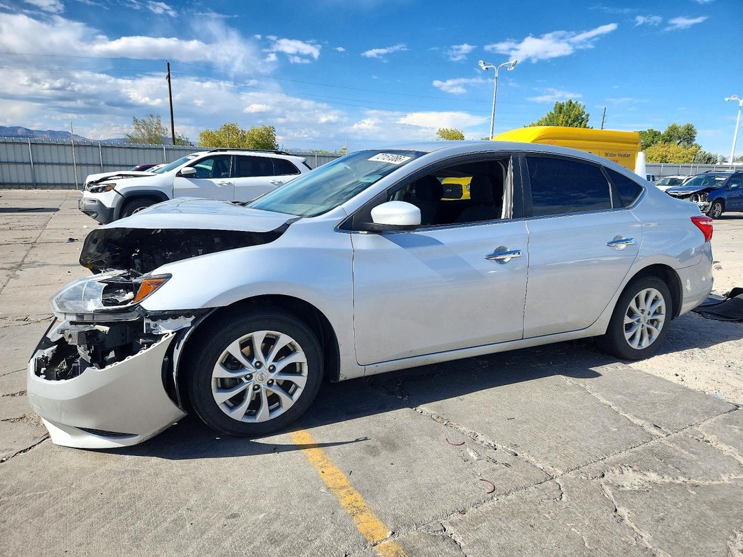 Вид 2019 NISSAN SENTRA SV, угол 1