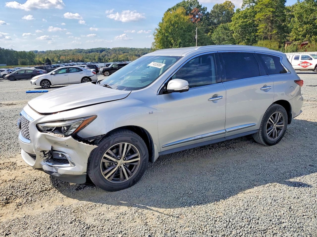 Vista de 2019 INFINITI QX60 LUXE, ángulo 1