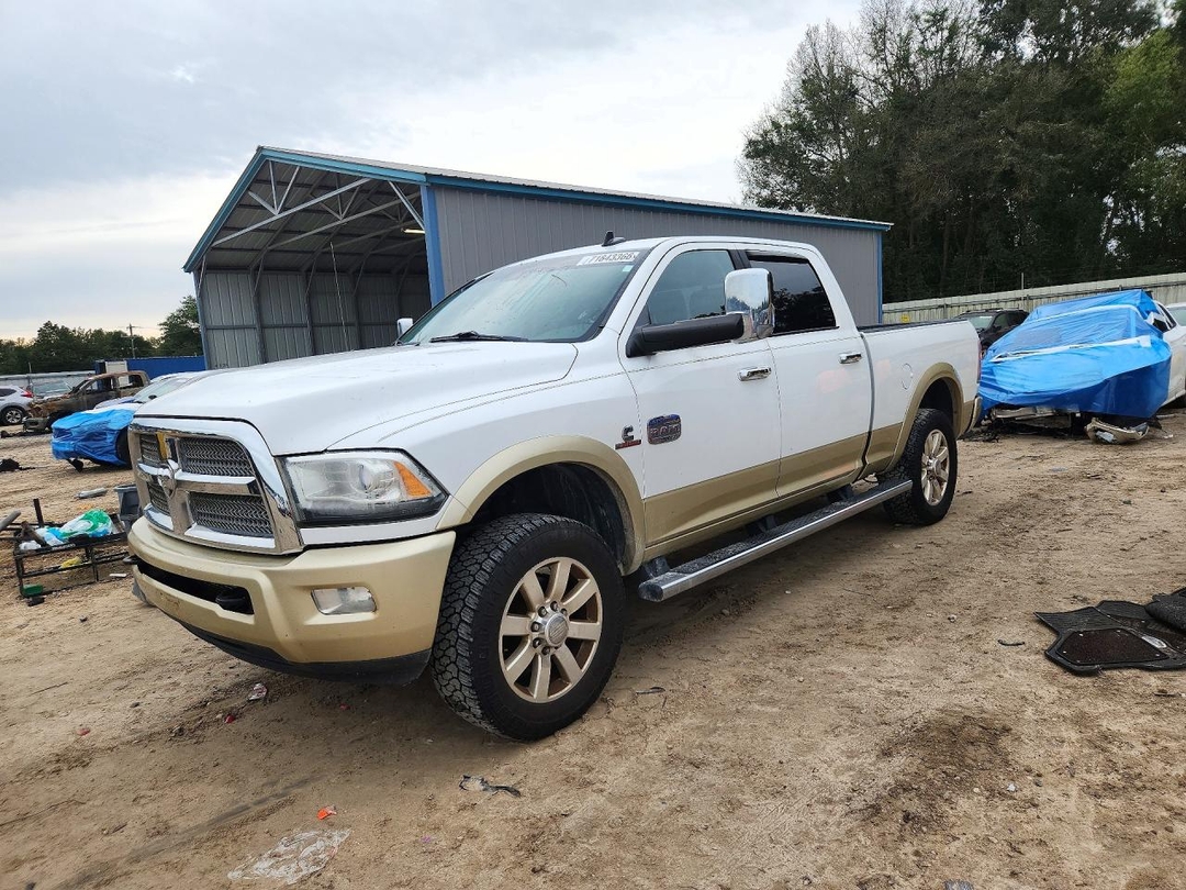 Vista de 2015 RAM 2500 LONGHORN, ángulo 1