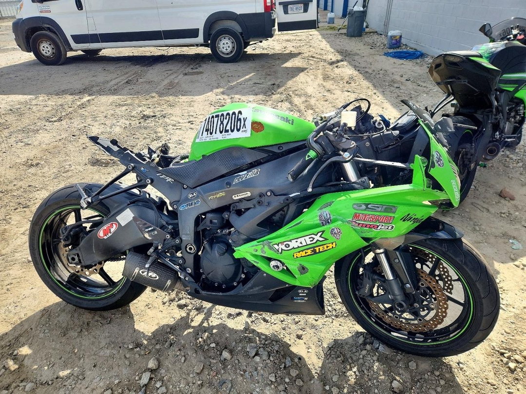 Vedere 2009 KAWASAKI ZX600 R, unghi 1