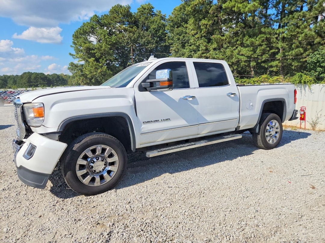 منظر 2016 GMC SIERRA K2500 DENALI، زاوية 1