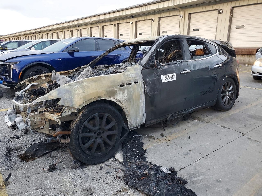 منظر 2018 MASERATI LEVANTE، زاوية 1