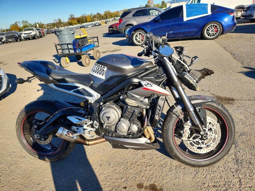 منظر 2018 TRIUMPH MOTORCYCLE STREET TRIPLE RS، زاوية 1