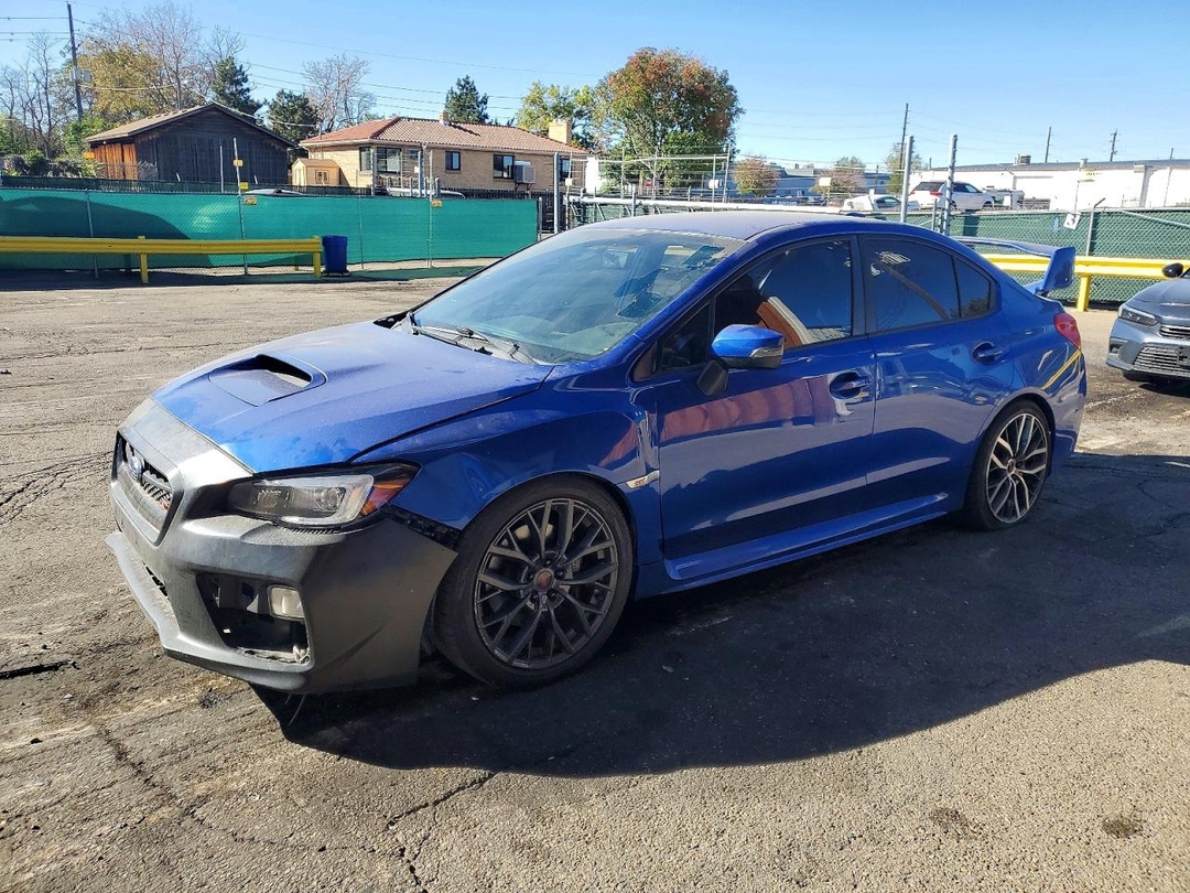 Vista de 2017 SUBARU WRX STI, ángulo 1