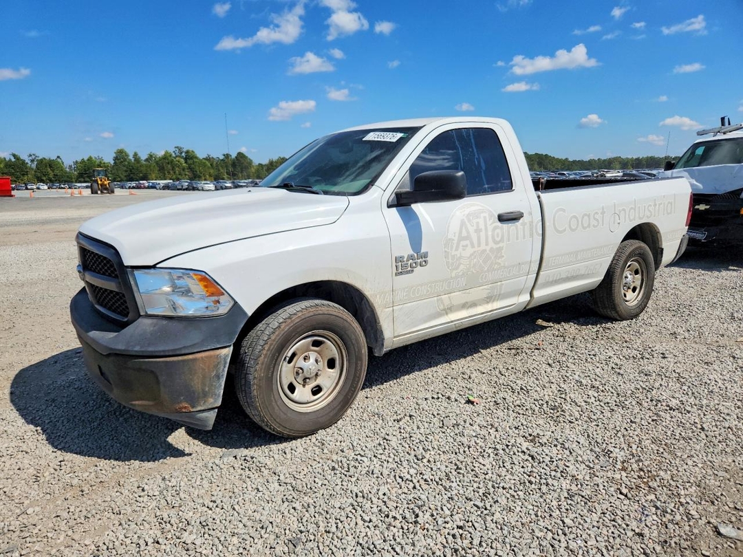 Vue de 2019 RAM 1500 CLASSIC TRADESMAN, angle 1