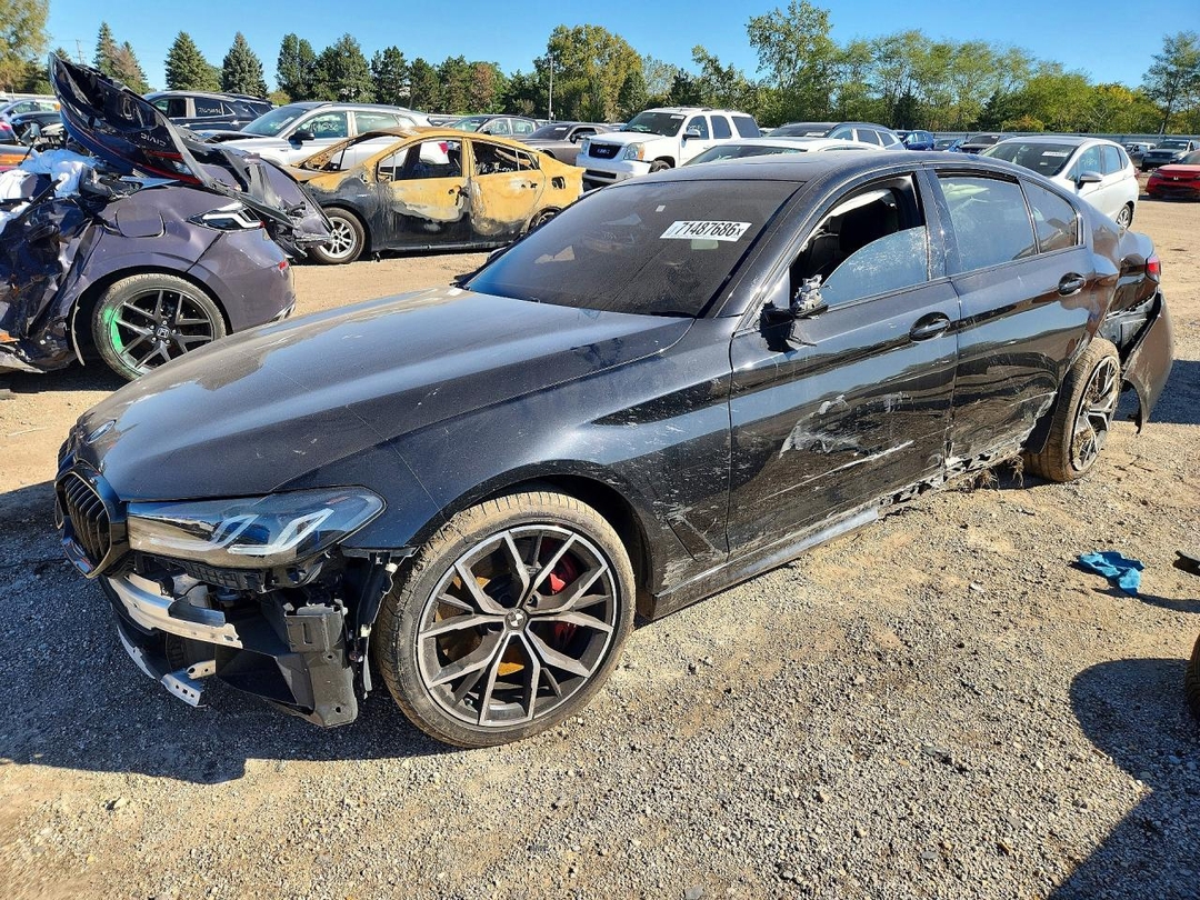 Vue de 2022 BMW 540 XI, angle 1
