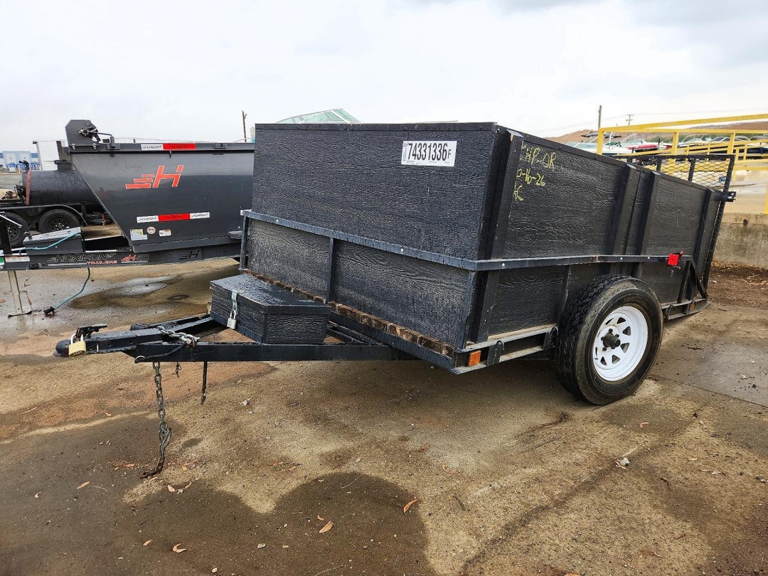 Vue de 1985 H &amp; H UTILITY TRAILER, angle 1
