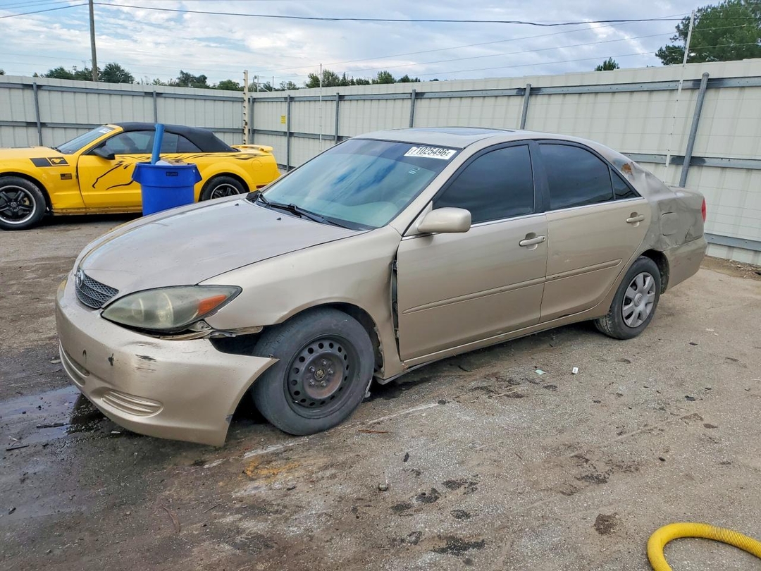Вид 2003 TOYOTA CAMRY LE, угол 1