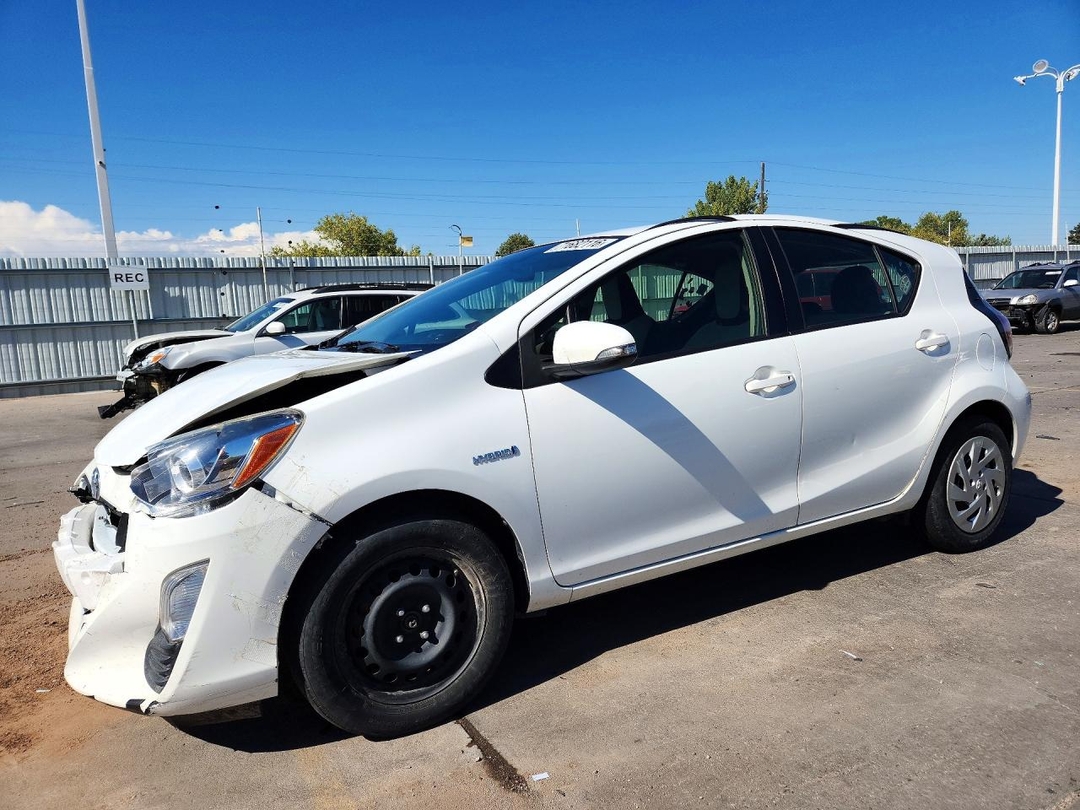 منظر 2016 TOYOTA PRIUS C ONE، زاوية 1
