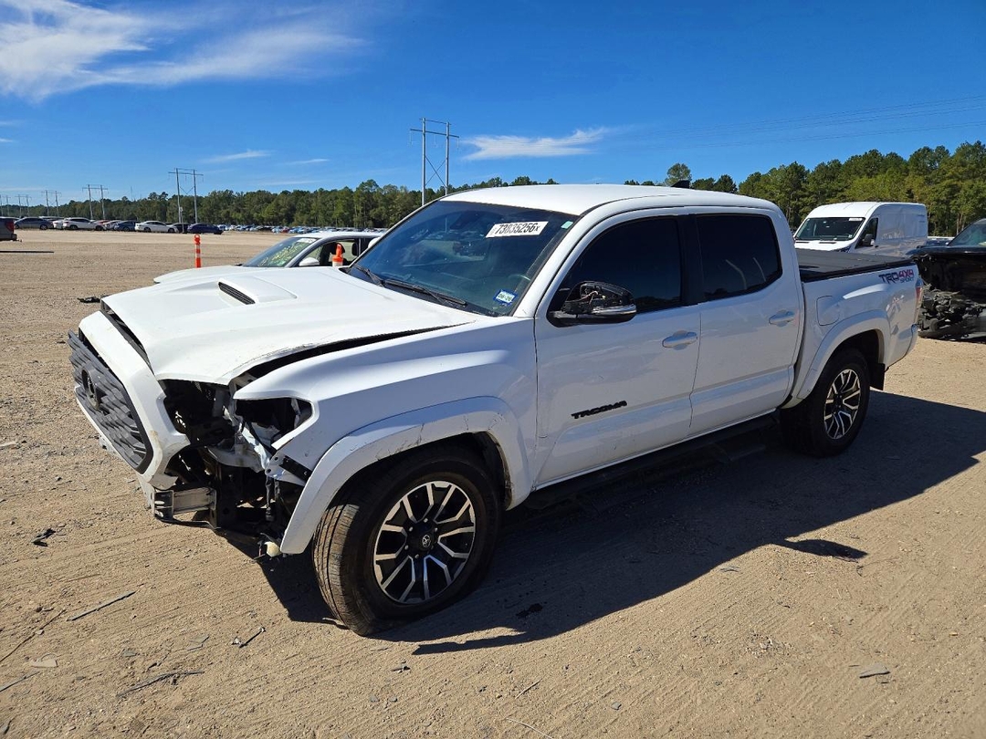Вид 2022 TOYOTA TACOMA TRD SPORT, угол 1