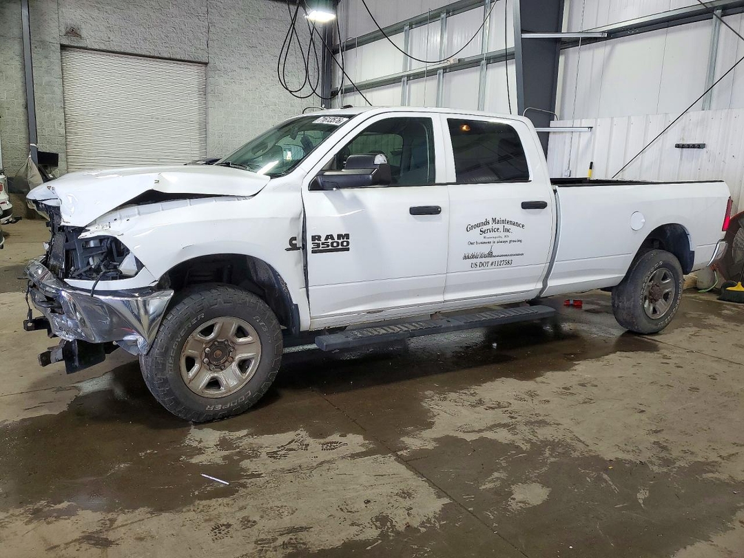 منظر 2016 RAM 3500 ST، زاوية 1
