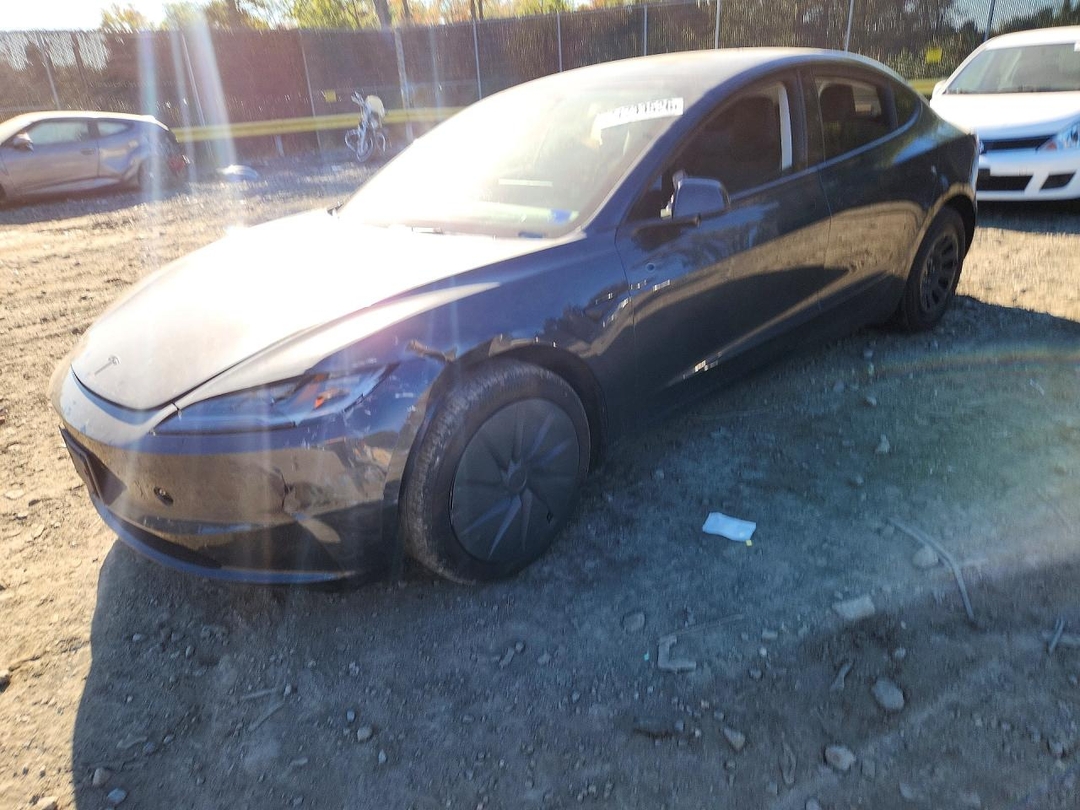 Vue de 2026 TESLA MODEL 3, angle 1