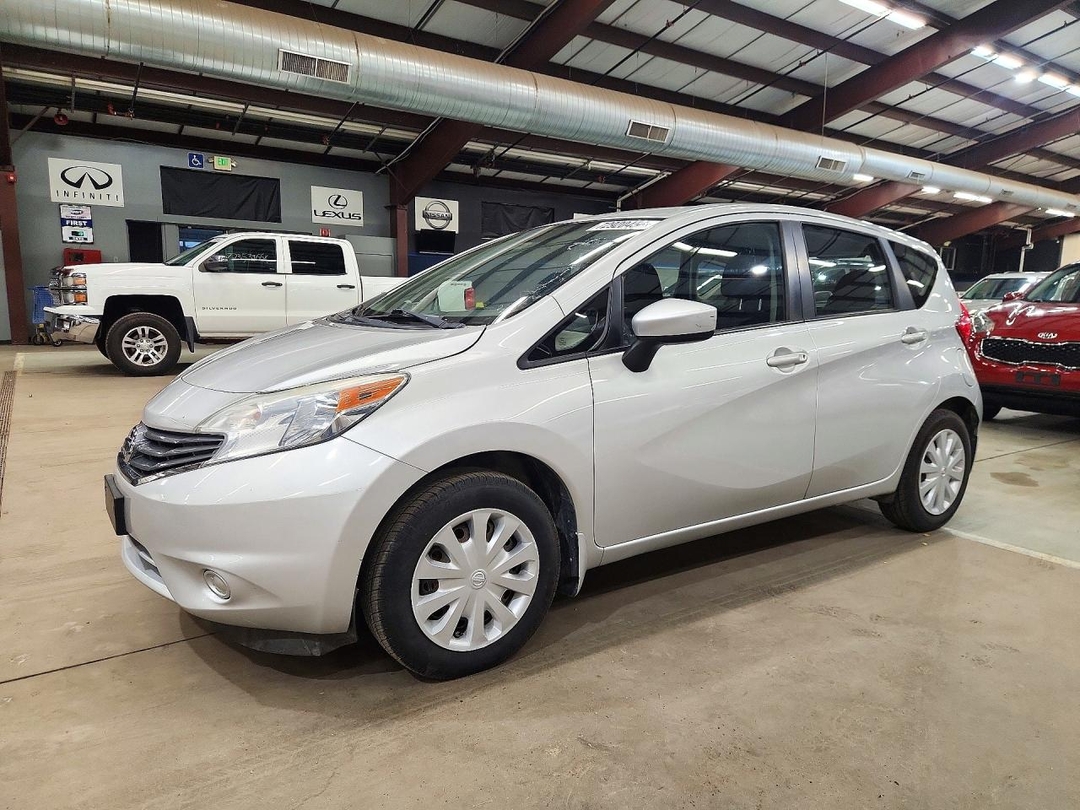 Vista de 2015 NISSAN VERSA NOTE S PLUS, ángulo 1