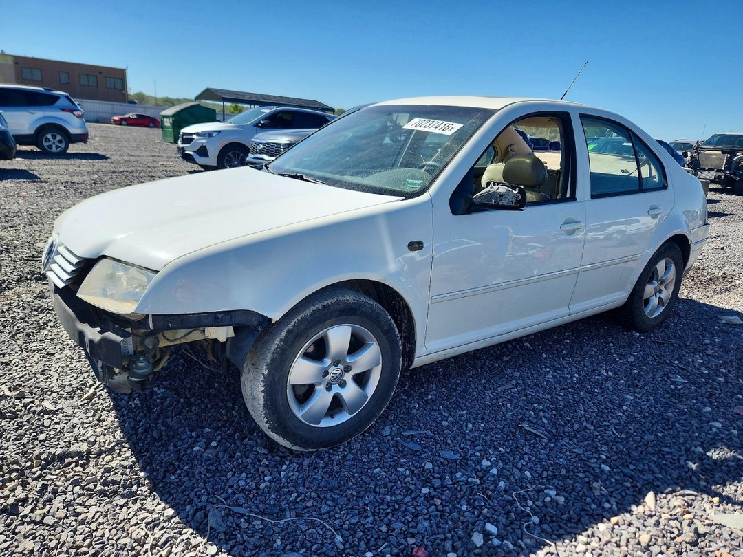 Vue de 2004 VOLKSWAGEN JETTA GLS TDI, angle 1