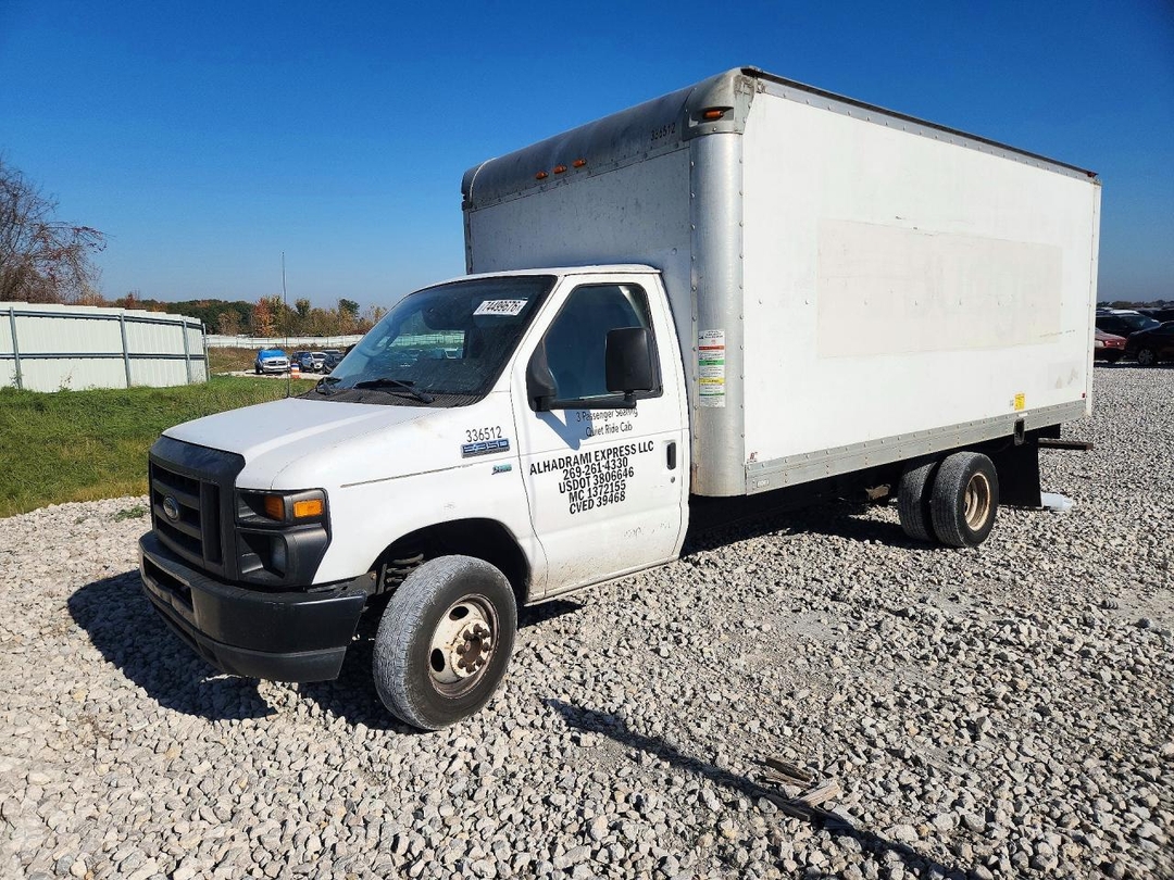 منظر 2013 FORD E350 BOX TRUCK، زاوية 1