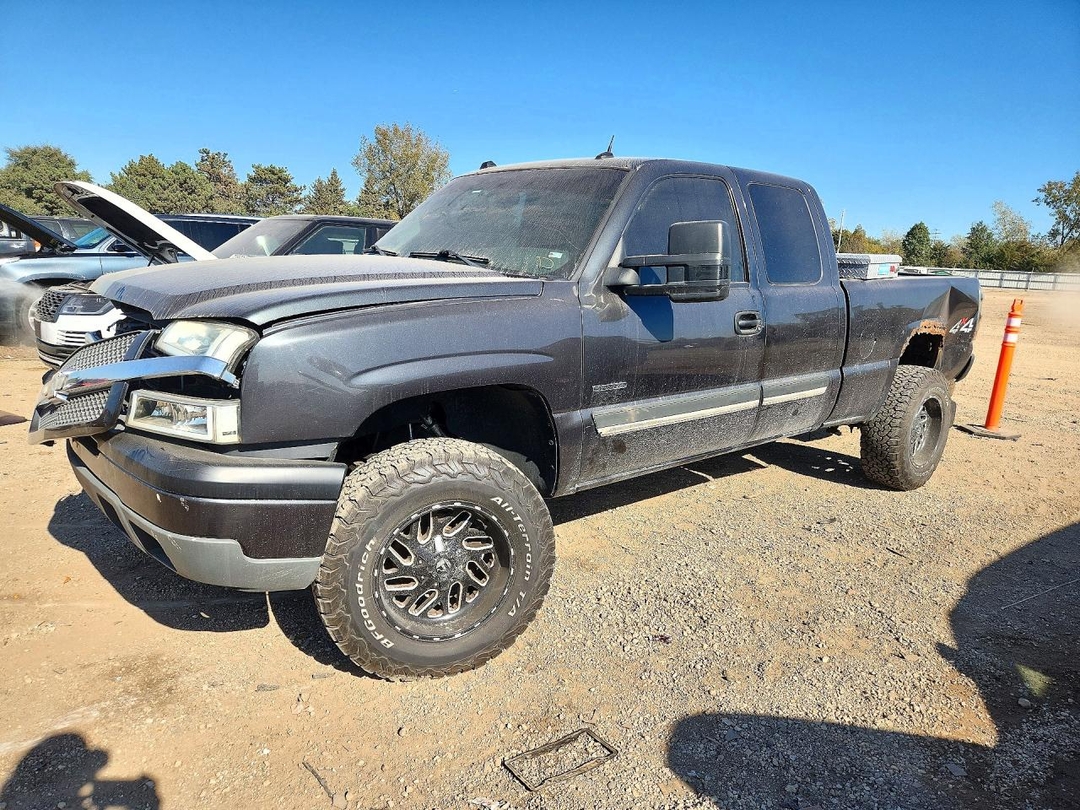 Vue de 2004 CHEVROLET SILVERADO K1500, angle 1
