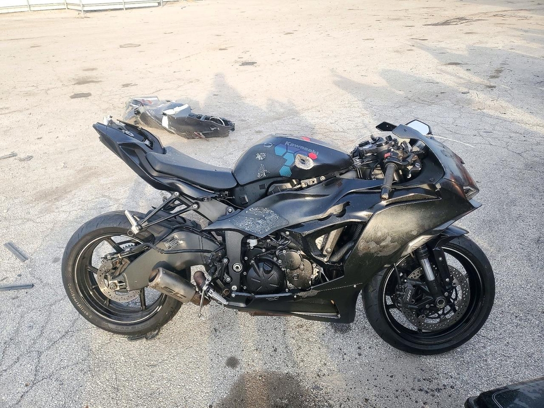 Vue de 2024 KAWASAKI ZX636 K, angle 1