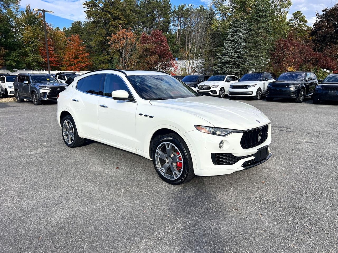 Vedere 2017 MASERATI LEVANTE SPORT, unghi 1