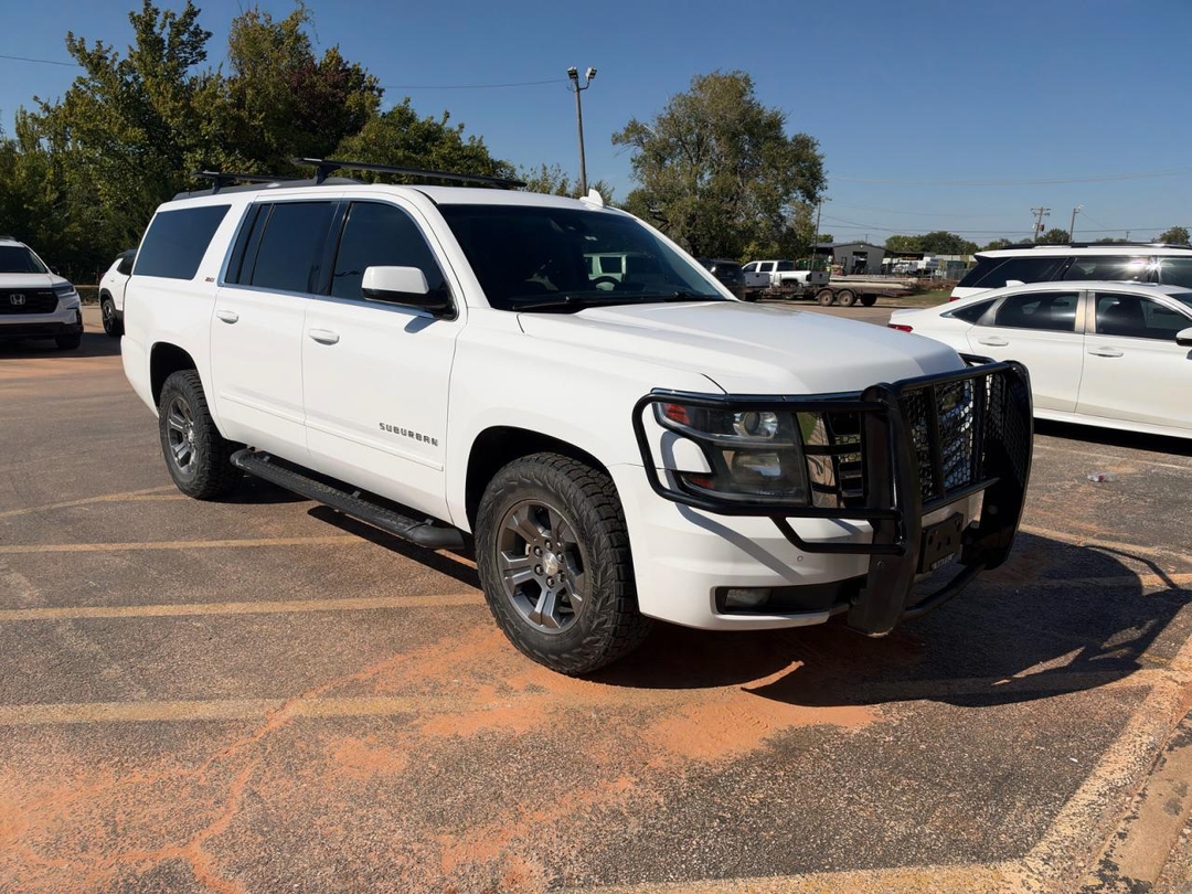 منظر 2018 CHEVROLET SUBURBAN K1500 LT، زاوية 1