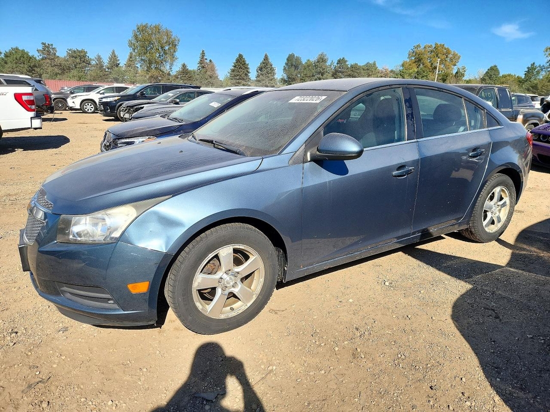 Vue de 2012 CHEVROLET CRUZE LT, angle 1