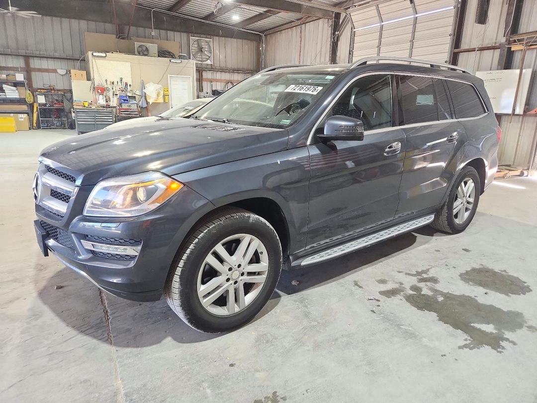 Vue de 2016 MERCEDES-BENZ GL 450 4MATIC, angle 1