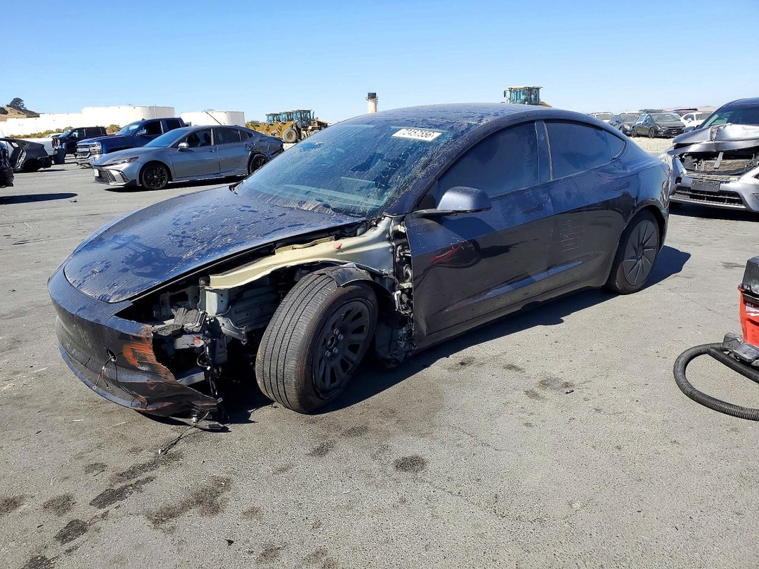 Vue de 2026 TESLA MODEL 3, angle 1