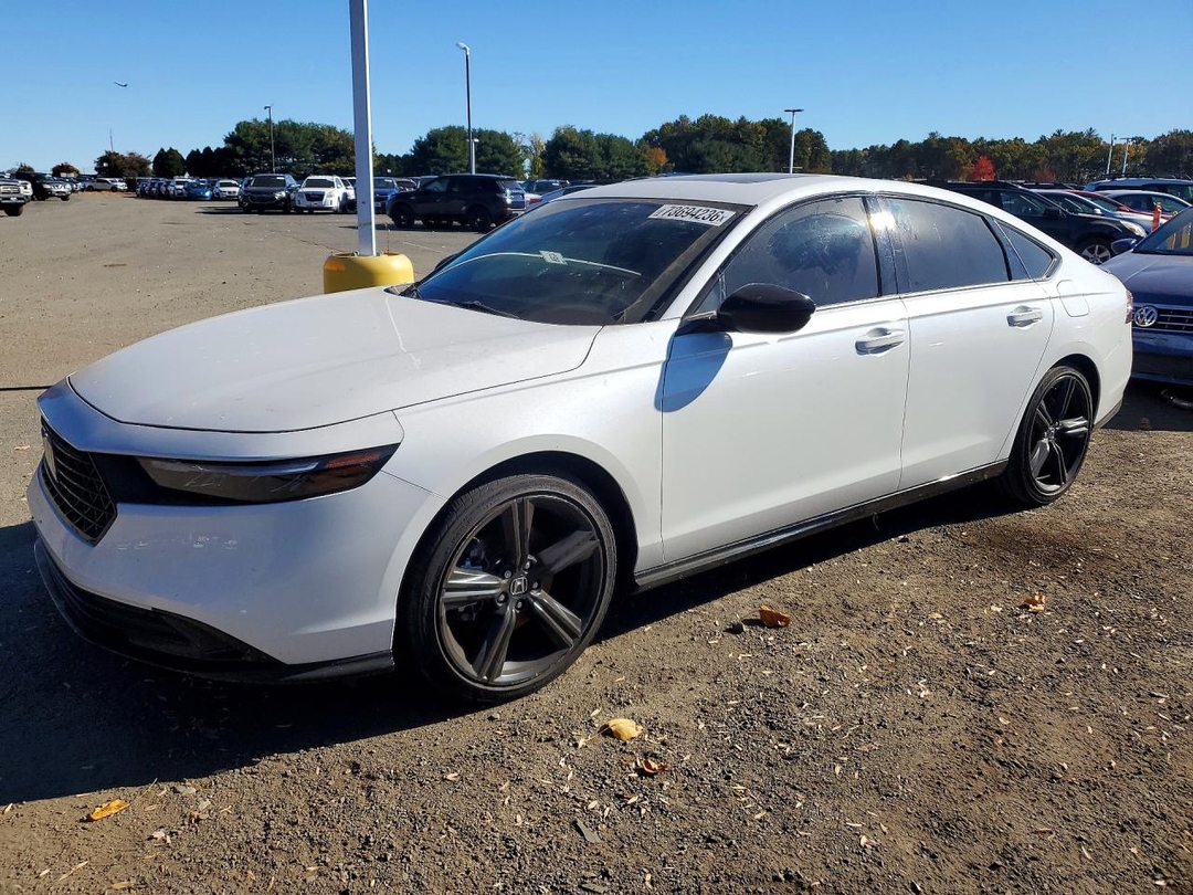 Вид 2025 HONDA ACCORD HYBRID SPORT, угол 1