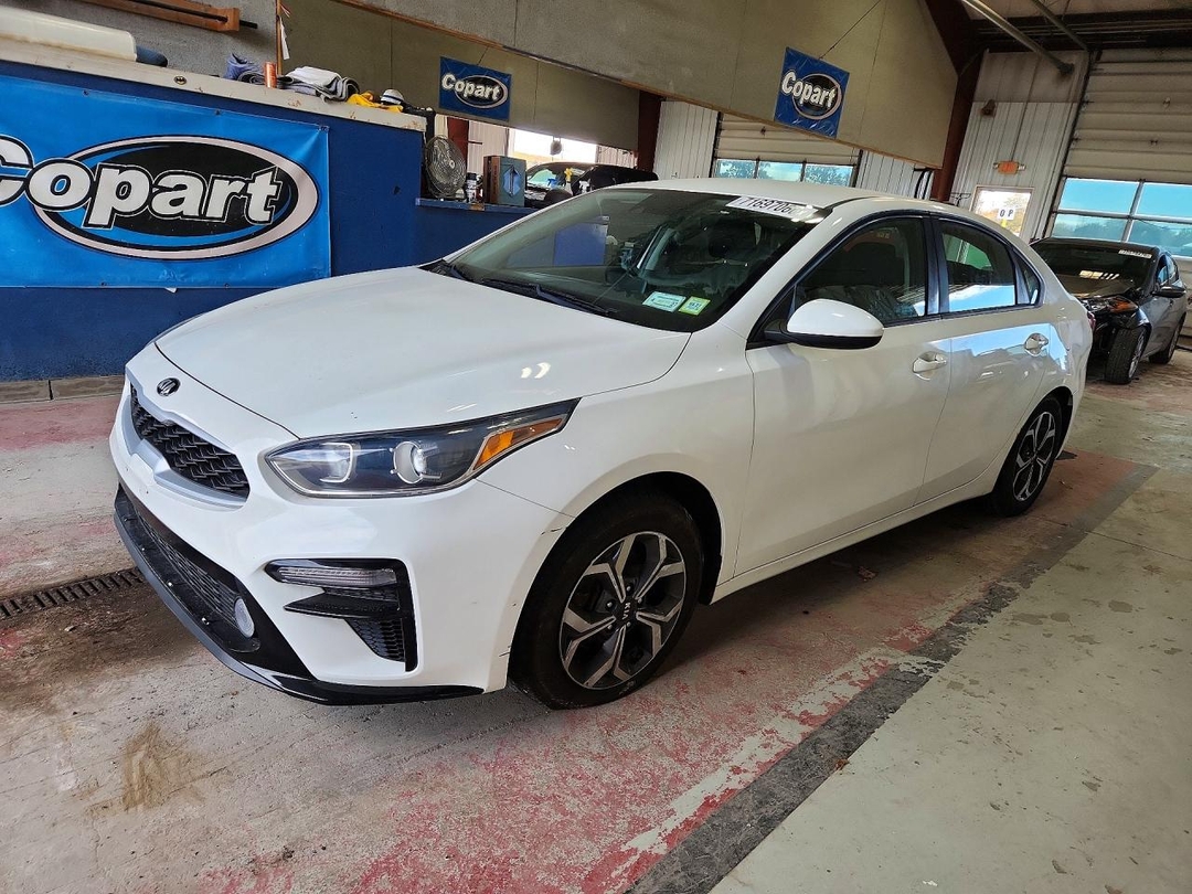 Vue de 2020 KIA FORTE LXS, angle 1