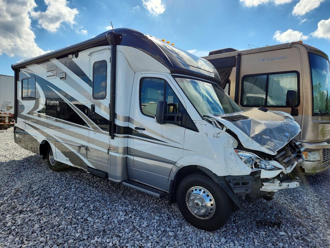 منظر 2013 ITASCA NAVION IQ RV، زاوية 1