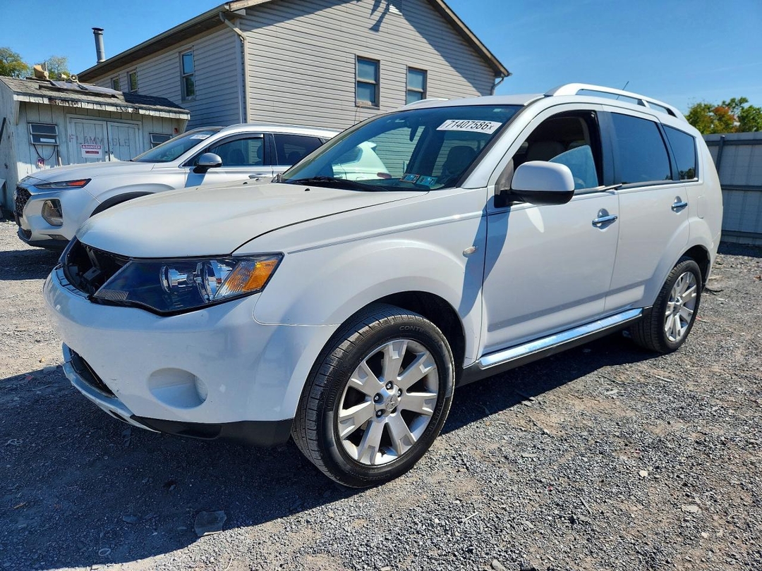Vue de 2009 MITSUBISHI OUTLANDER SE, angle 1