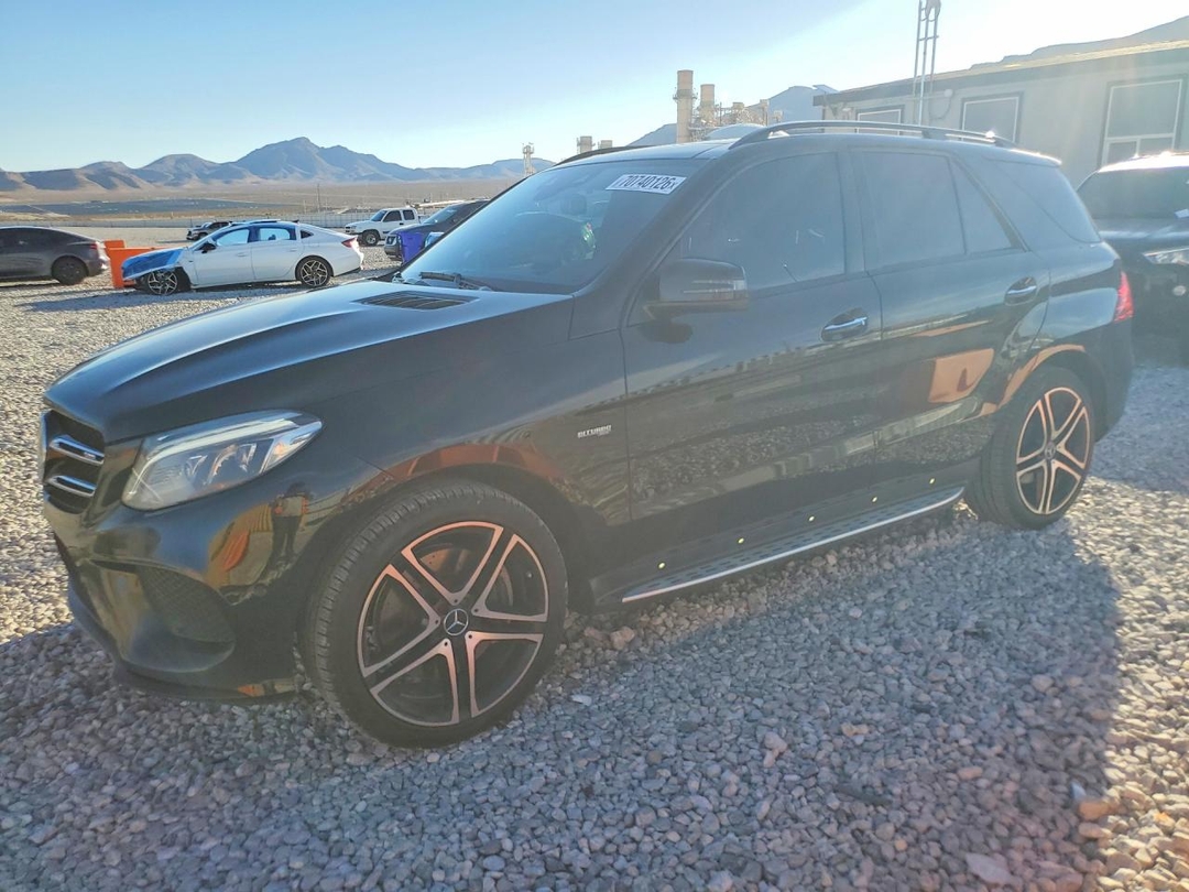 Vedere 2017 MERCEDES-BENZ GLE 43 AMG, unghi 1