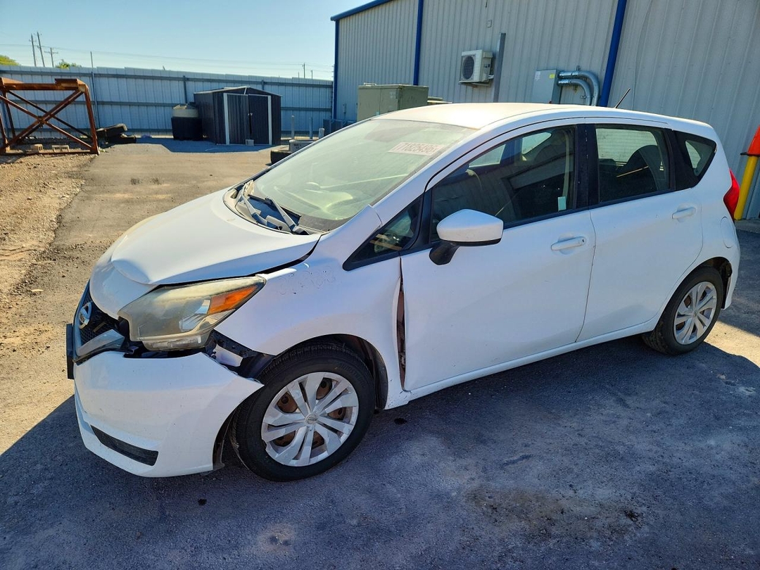 Vue de 2019 NISSAN VERSA NOTE S, angle 1