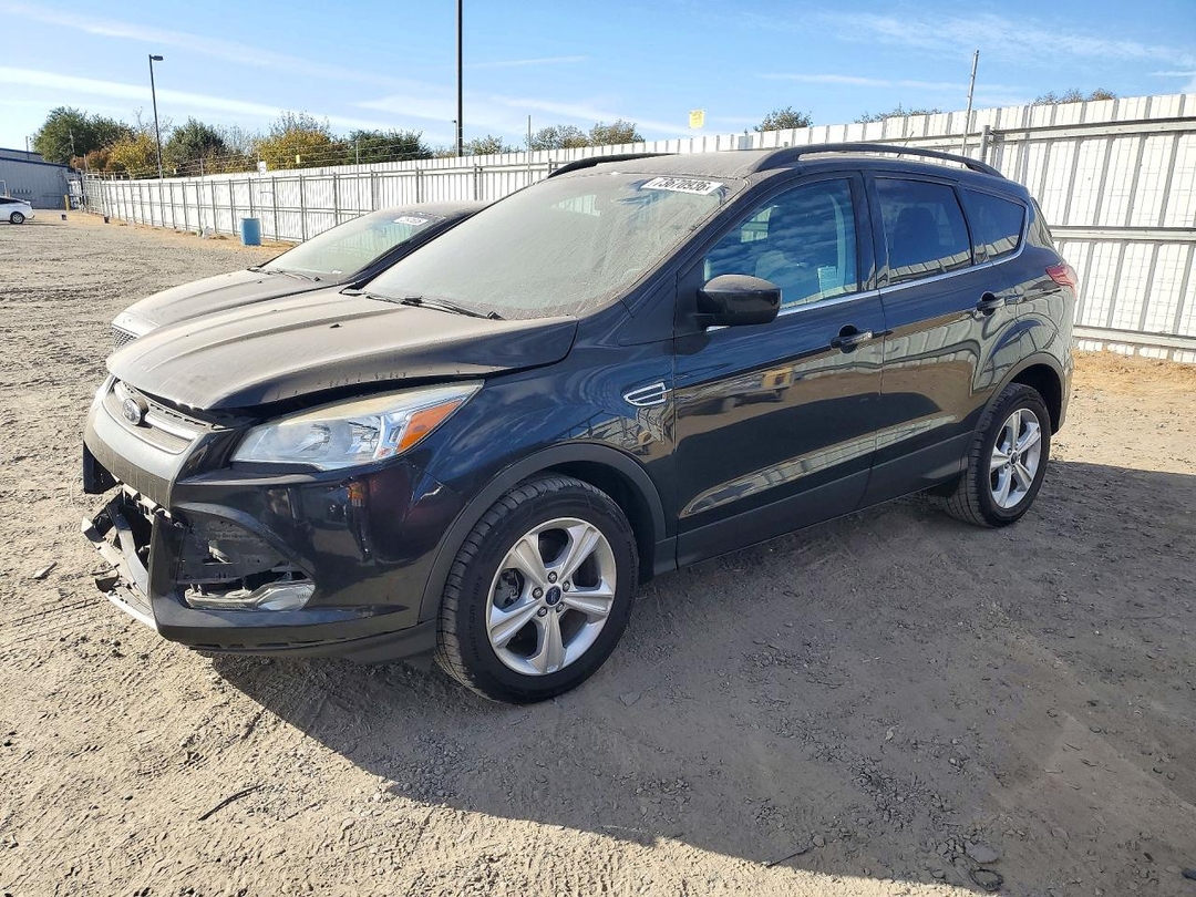 منظر 2015 FORD ESCAPE SE، زاوية 1