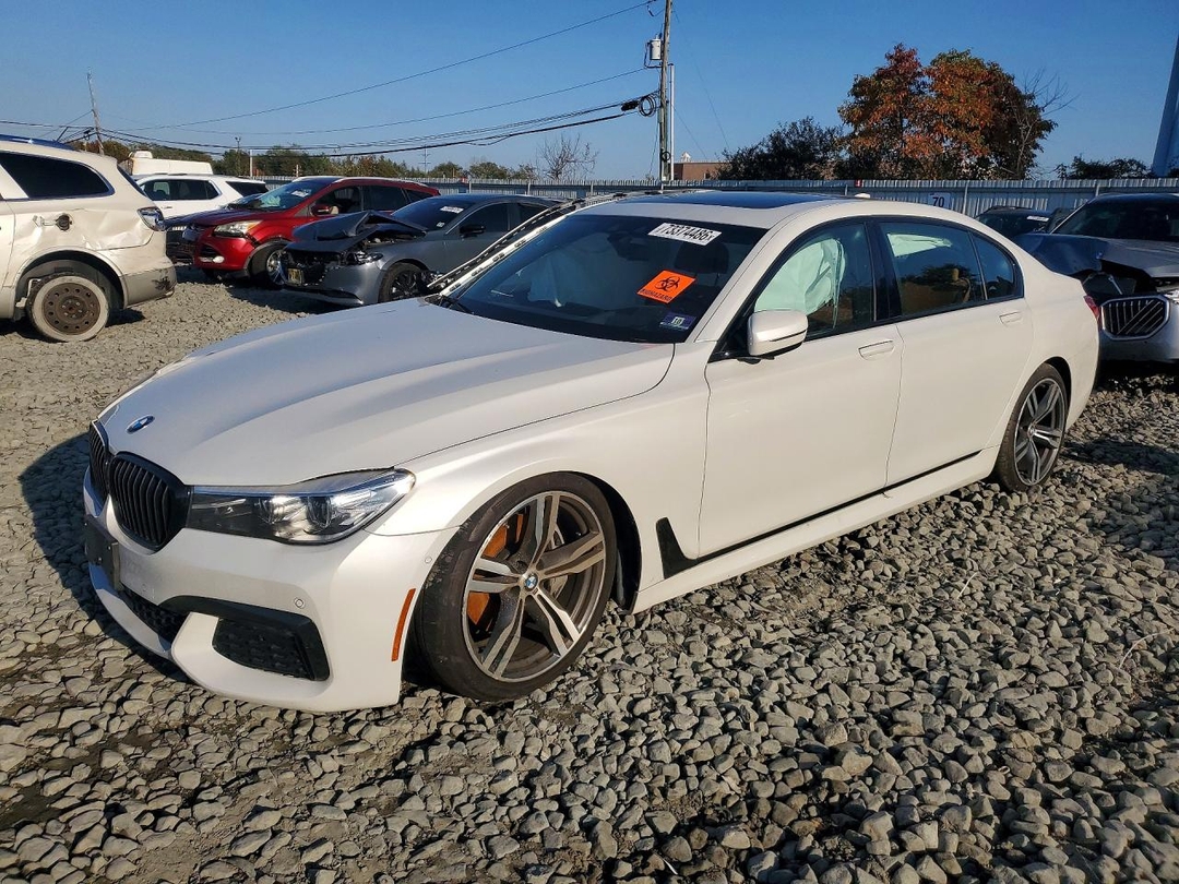 Вид 2019 BMW 740 I, угол 1