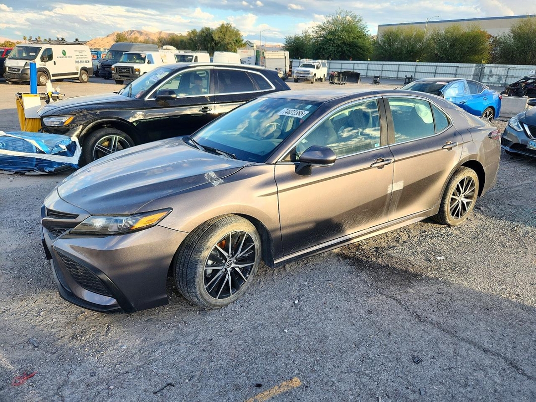 Vue de 2024 TOYOTA CAMRY SE, angle 1