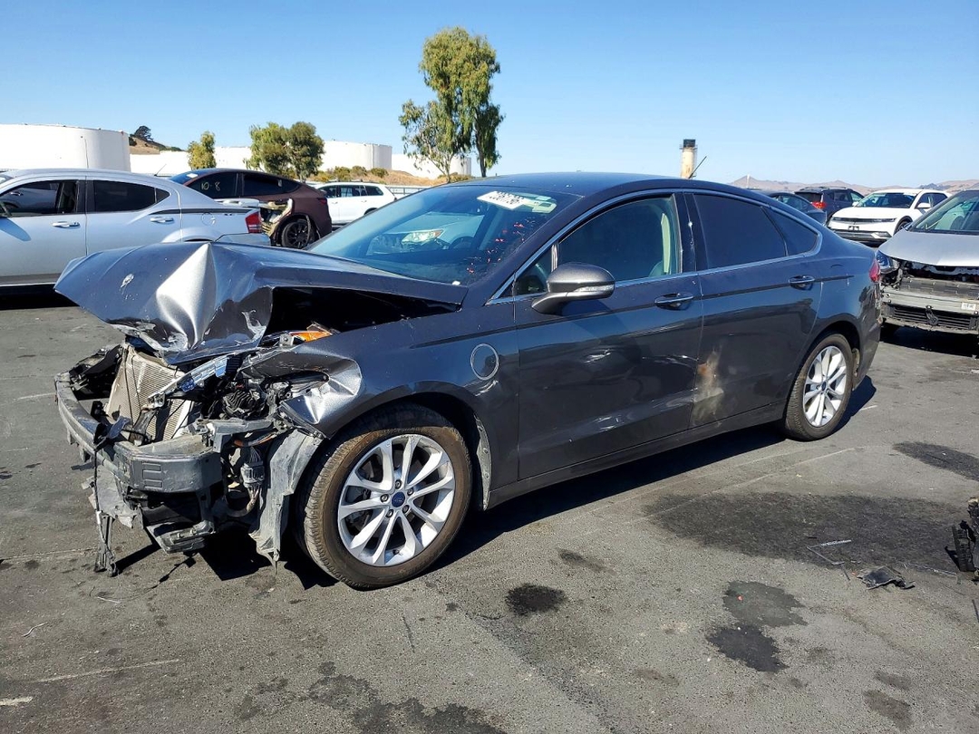 Вид 2020 FORD FUSION TITANIUM, угол 1