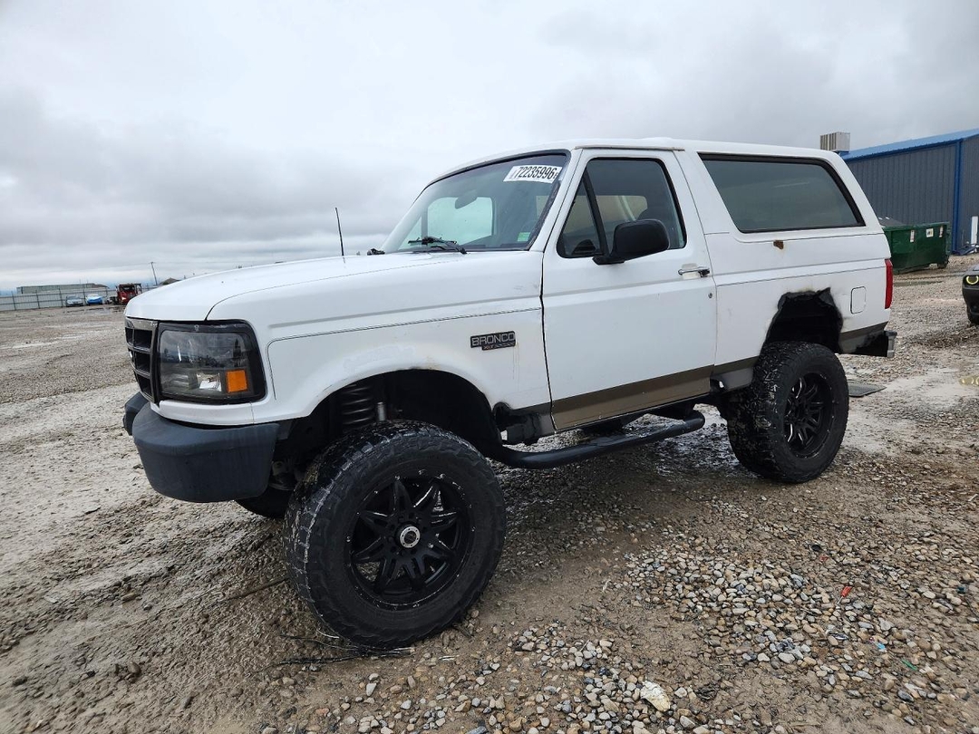 Вид 1996 FORD BRONCO, угол 1