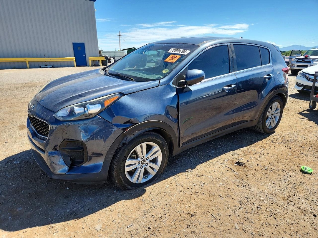 Vue de 2017 KIA SPORTAGE LX, angle 1