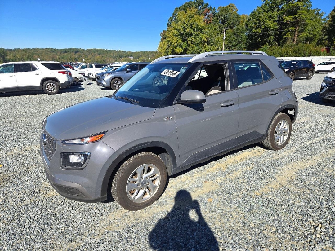 Вид 2020 HYUNDAI VENUE SEL, угол 1