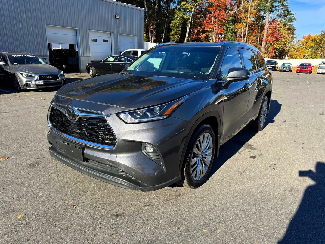 منظر 2020 TOYOTA HIGHLANDER LIMITED، زاوية 1