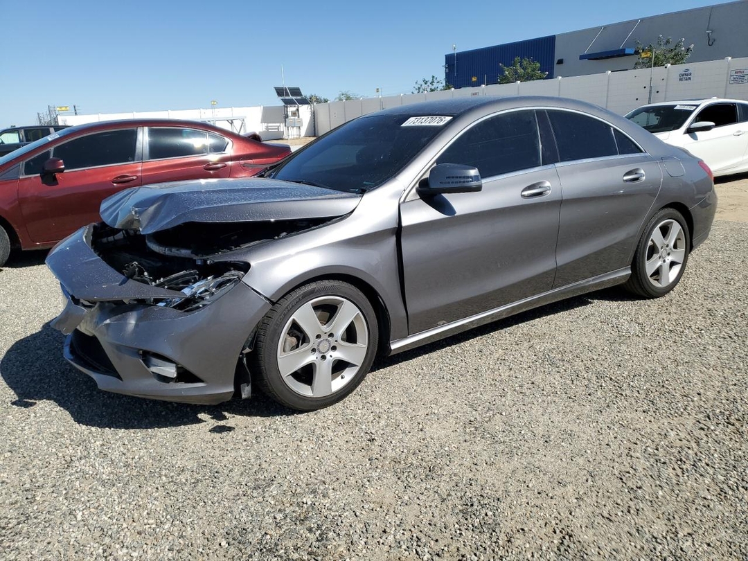 Vista de 2015 MERCEDES-BENZ CLA 250, ángulo 1